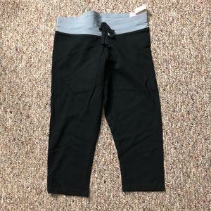 Victoria’s Secret Pink Campus Crop Legging